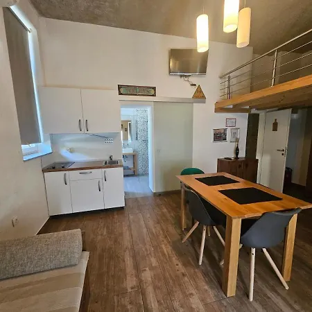 Comfortable Near Old Town Center דירה *
