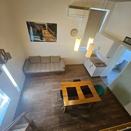 Comfortable Near Old Town Center *