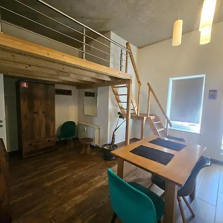 דירה Comfortable Near Old Town Center *